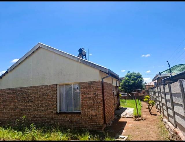 3 BEDROOM HOUSE FOR SALE IN MANKWENG